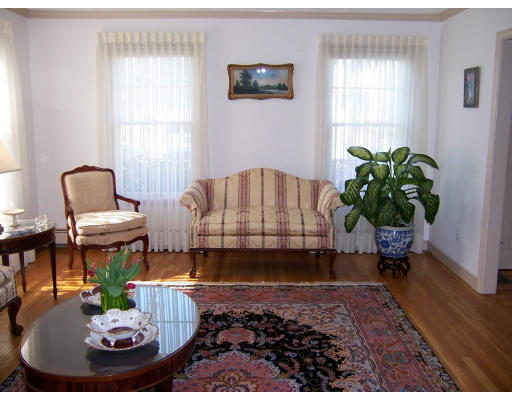 103 Cynthia Road Needham, MA 02494 - Photo 11 of 25