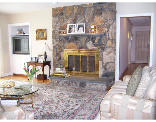 103 Cynthia Road Needham, MA 02494 - Photo 16 of 25