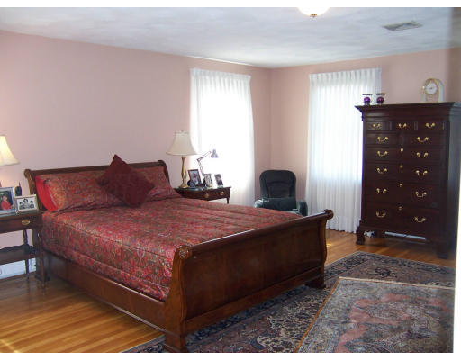 103 Cynthia Road Needham, MA 02494 - Photo 17 of 25