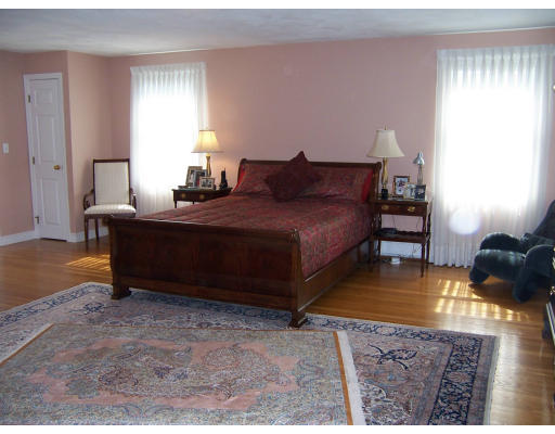 103 Cynthia Road Needham, MA 02494 - Photo 18 of 25