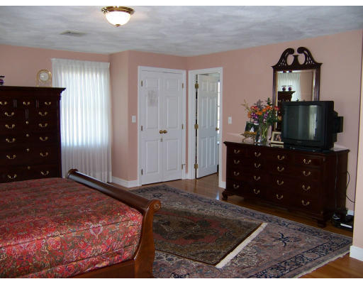 103 Cynthia Road Needham, MA 02494 - Photo 19 of 25