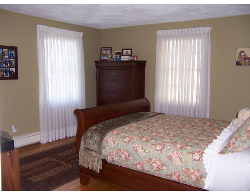 103 Cynthia Road Needham, MA 02494 - Photo 22 of 25