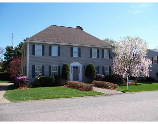 103 Cynthia Road Needham, MA 02494 - Photo 3 of 25