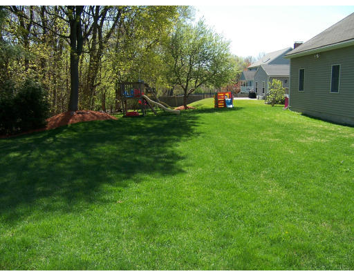 103 Cynthia Road Needham, MA 02494 - Photo 8 of 25