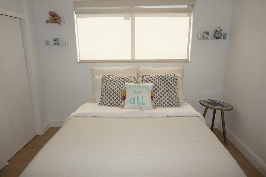 9220 Southwest 56th Street Miami, FL 33165 - Photo 17 of 23