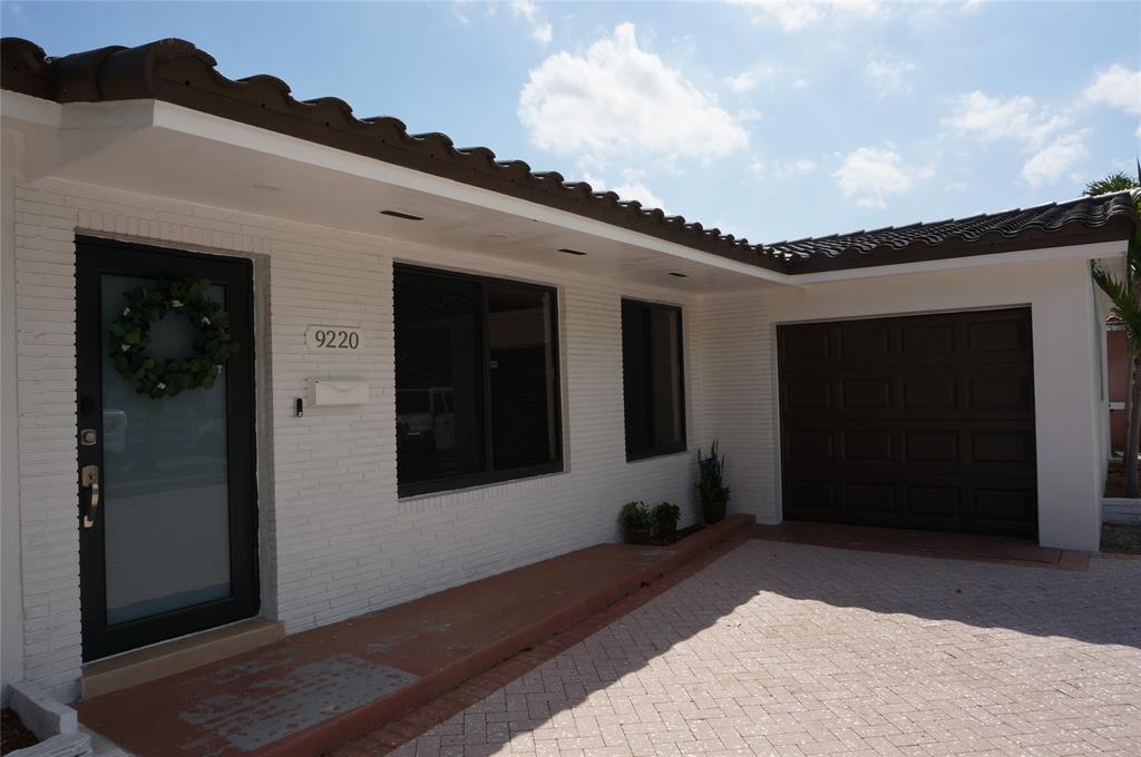 9220 Southwest 56th Street Miami, FL 33165 - Photo 4 of 23