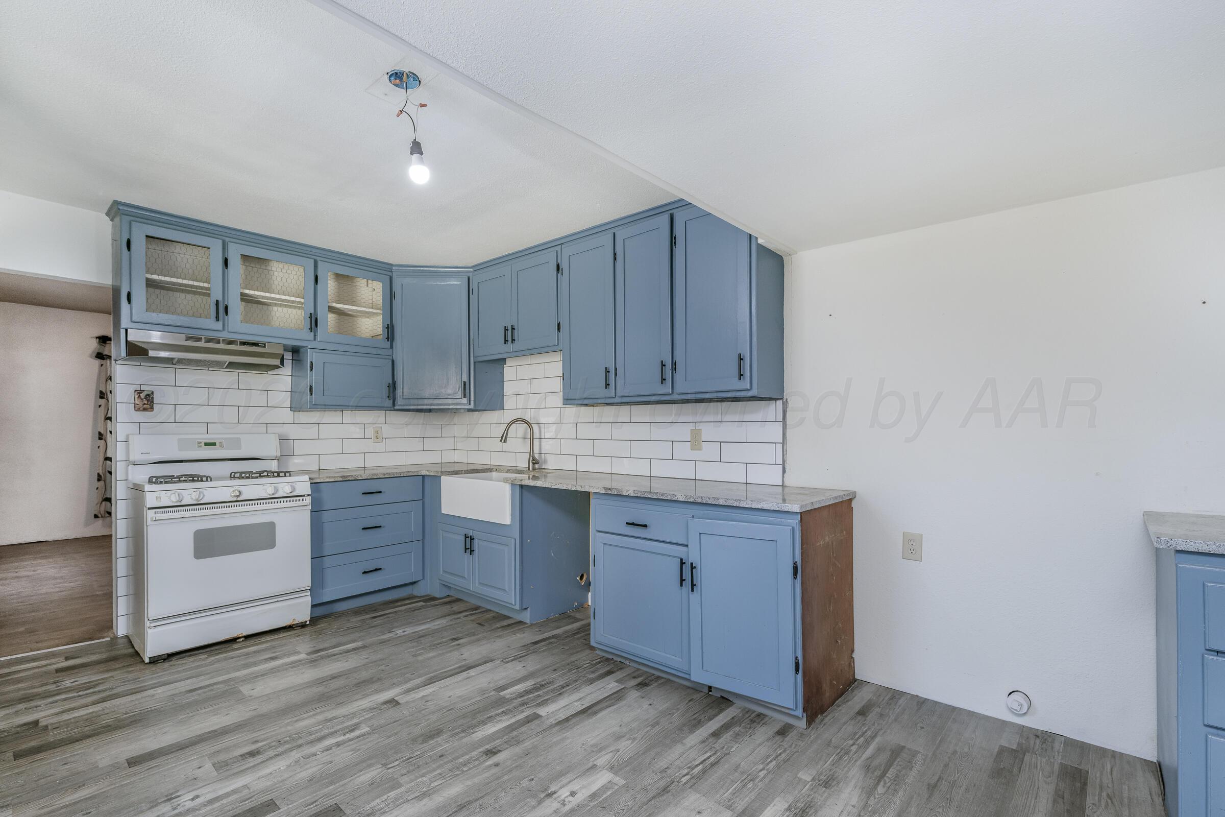 4606 South Hayden Street Amarillo, TX 79110 - Photo 6 of 19 Kitchen