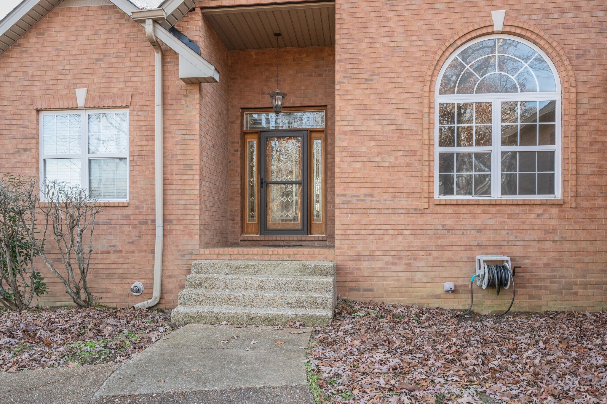754 Hafner Road Charlotte, TN 37036 - Photo 3 of 54 a front view of a house