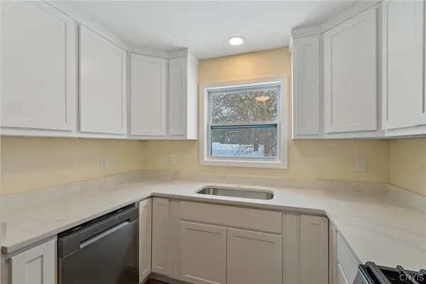 $2,000 | 429 Beechwood Avenue, Salina, NY 13088