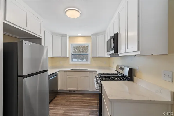 $2,000 | 429 Beechwood Avenue, Salina, NY 13088