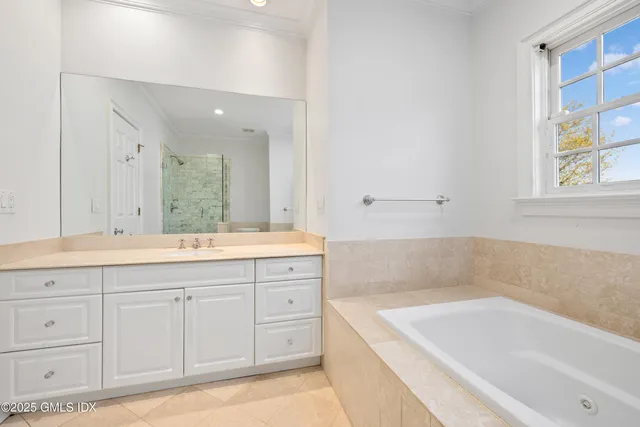 $1,250,000 | 147 Holly Hill Lane, Unit 2, Greenwich, CT 06830