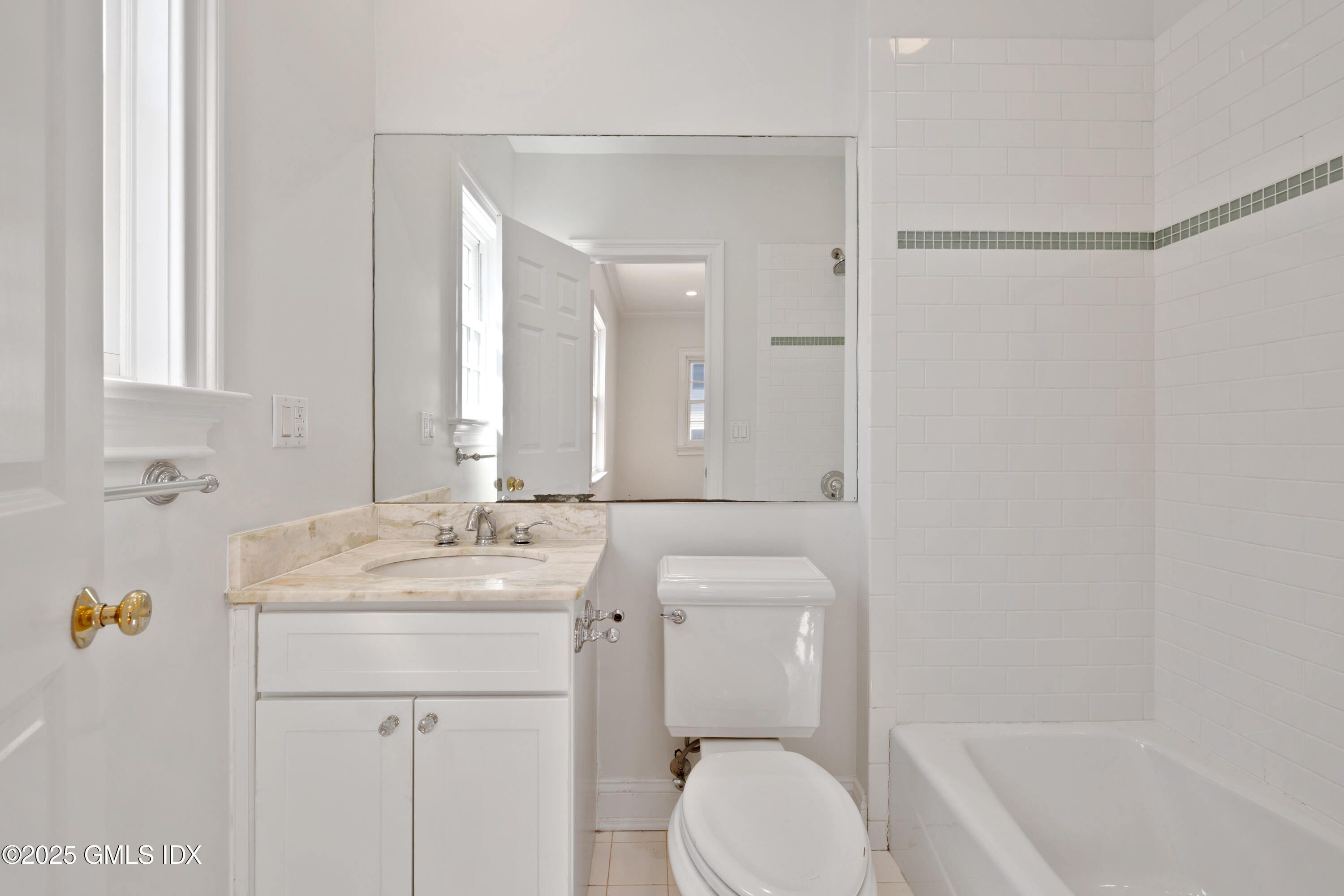 147 Holly Hill Lane, Unit 2 Greenwich, CT 06830 - Photo 23 of 33 21-0Y2A5691