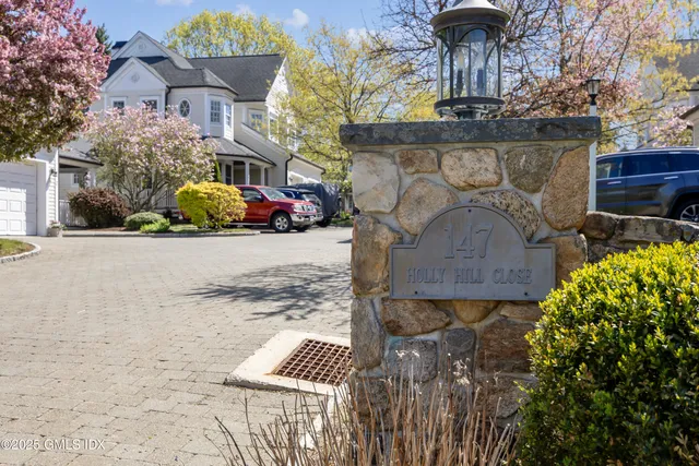 $1,250,000 | 147 Holly Hill Lane, Unit 2, Greenwich, CT 06830