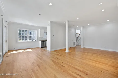 $1,250,000 | 147 Holly Hill Lane, Unit 2, Greenwich, CT 06830