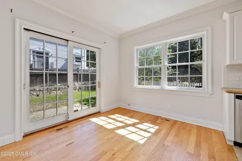 $1,250,000 | 147 Holly Hill Lane, Unit 2, Greenwich, CT 06830