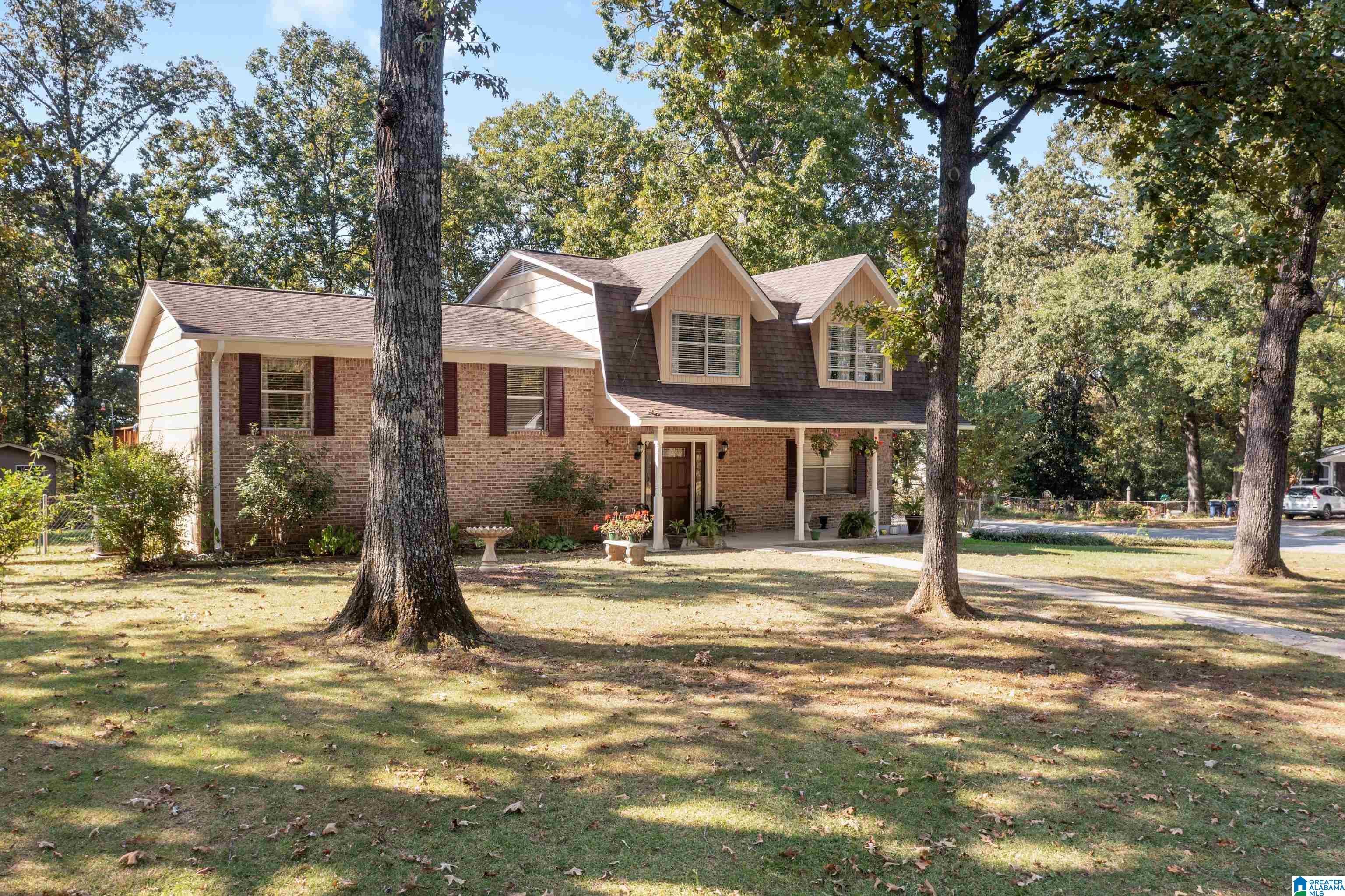 299 Fran Drive Alabaster, AL 35007 - Photo 2 of 40