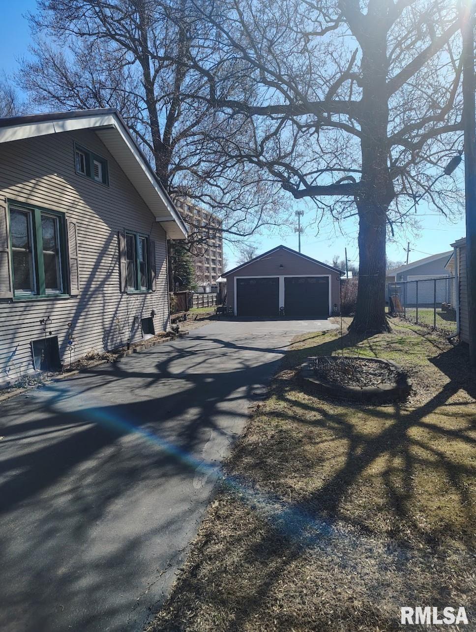 36 East Olive Street Canton, IL 61520 - Photo 4 of 23