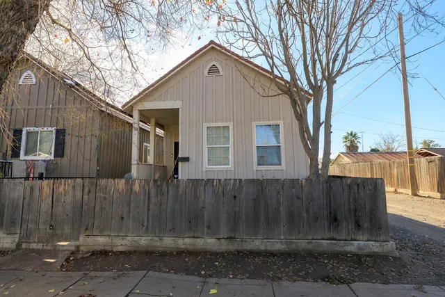 $249,900 | 1122 Fresno Street, Newman, CA 95360