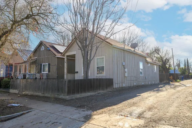 $249,900 | 1122 Fresno Street, Newman, CA 95360