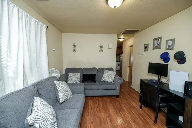 $249,900 | 1122 Fresno Street, Newman, CA 95360