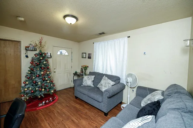 $249,900 | 1122 Fresno Street, Newman, CA 95360