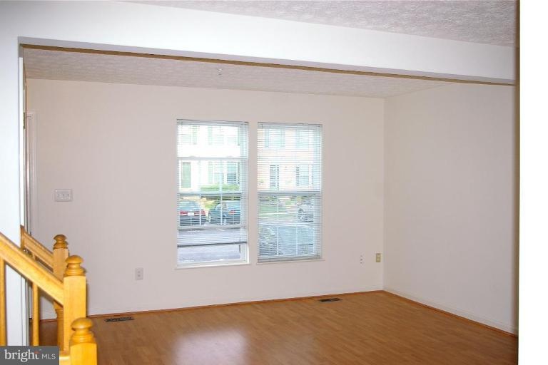 708 Summer Ridge Court Odenton, MD 21113 - Photo 4 of 8 Living Room