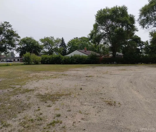 $19,900 | 1021 20th Street North, Escanaba, MI 49829