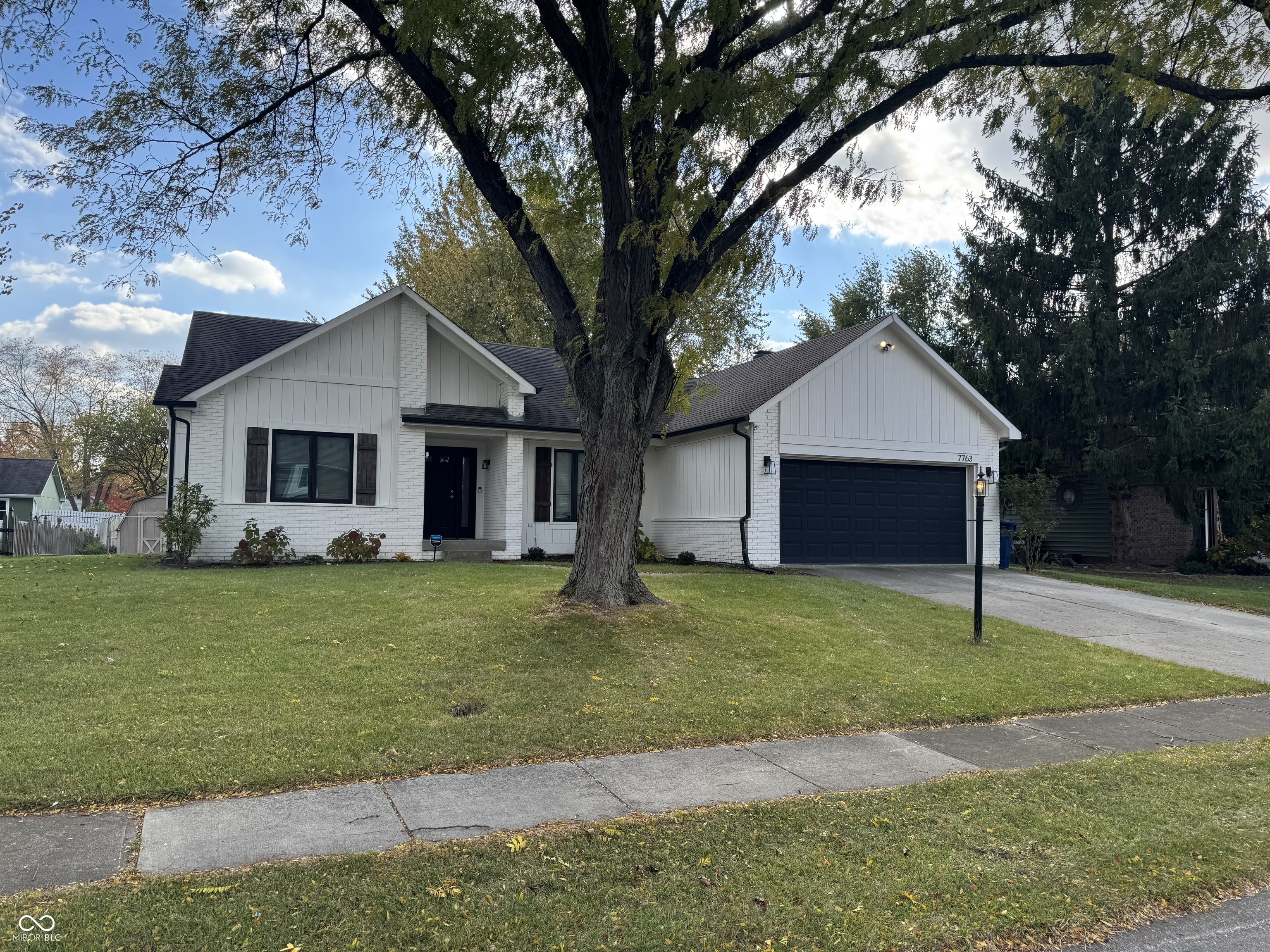 7763 Kenetta Court Fishers, IN 46038 - Photo 2 of 35