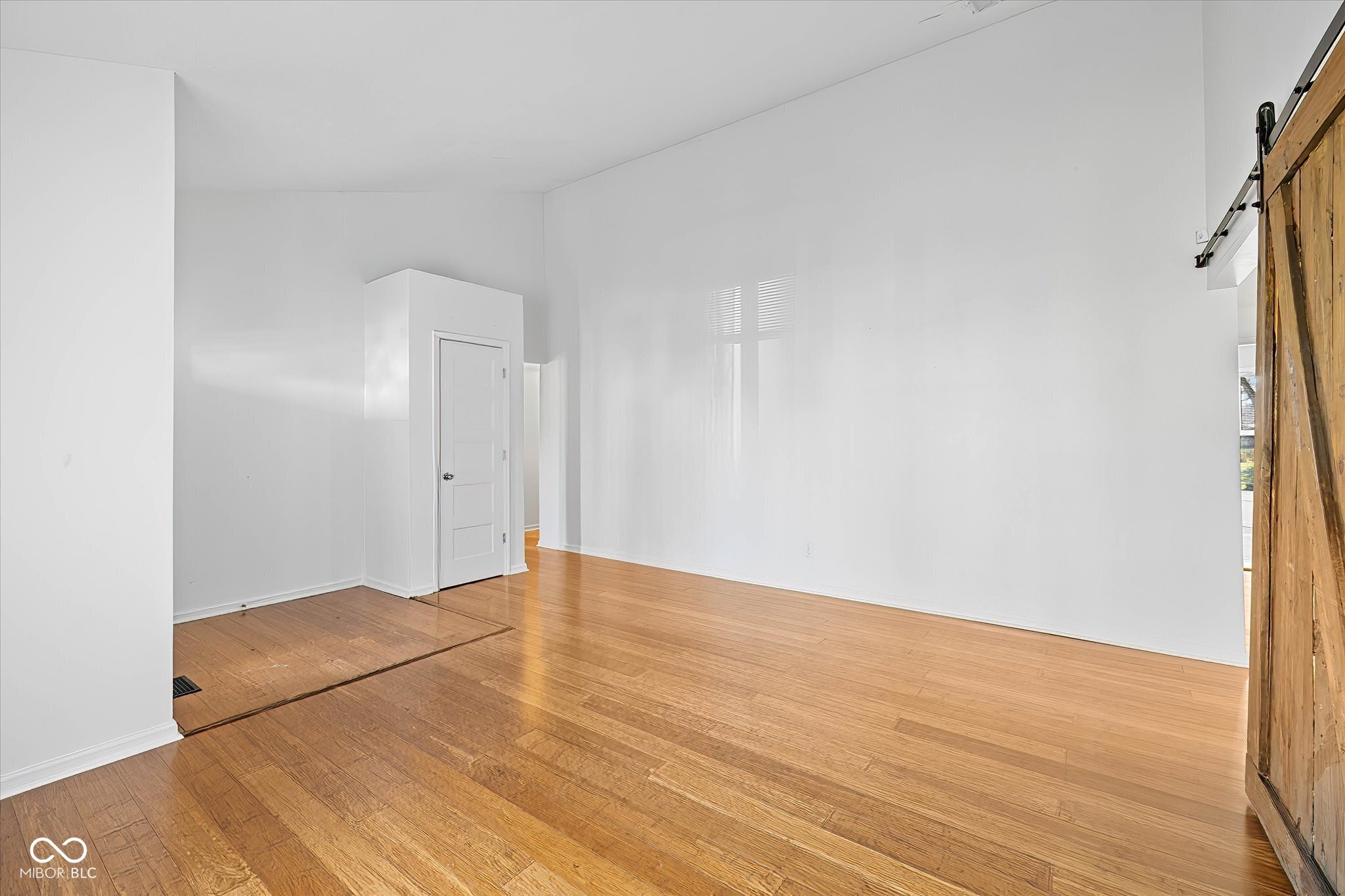 7763 Kenetta Court Fishers, IN 46038 - Photo 6 of 35