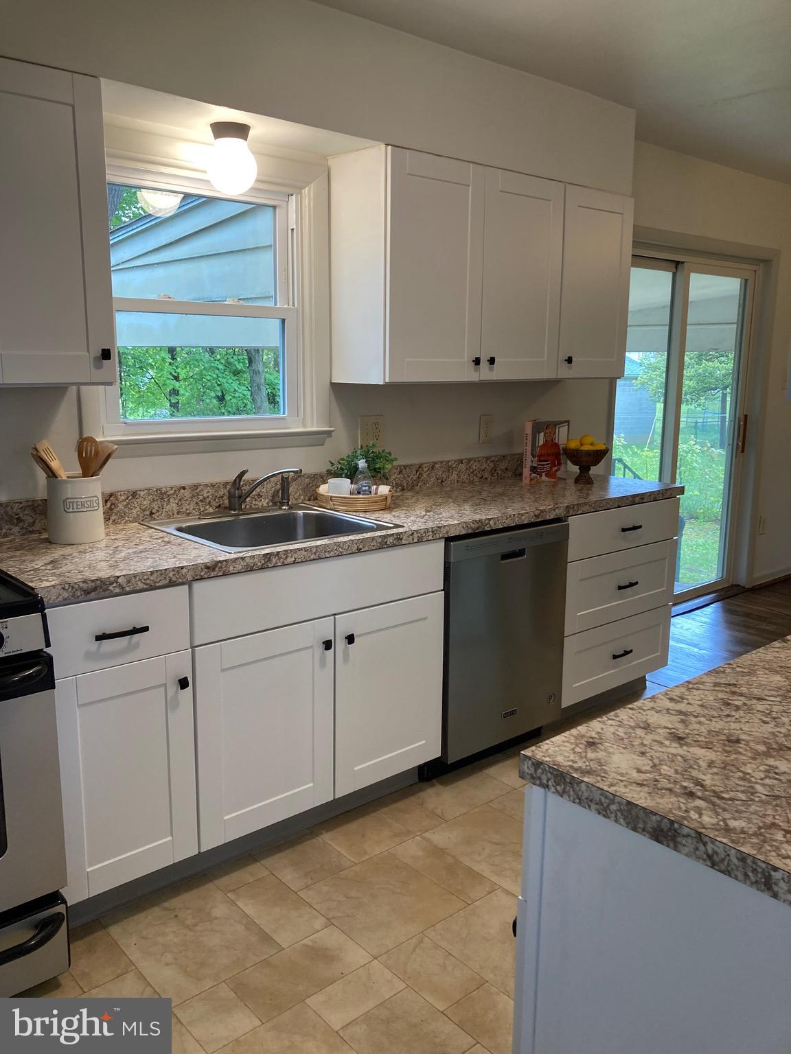 11320 Greenberry Road Hagerstown, MD 21740 - Photo 3 of 16