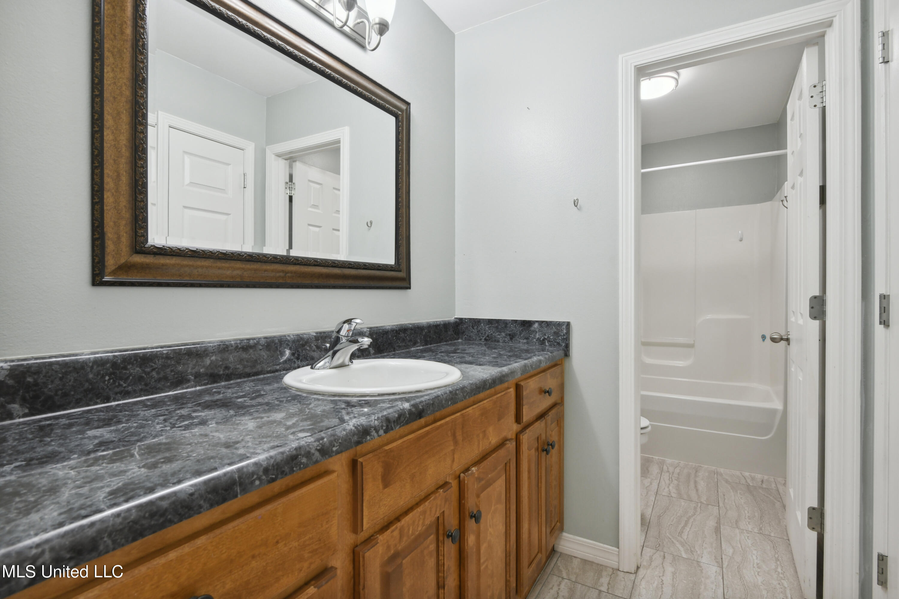 20711 Old Biloxi Road Ocean Springs, MS 39565 - Photo 18 of 22 013