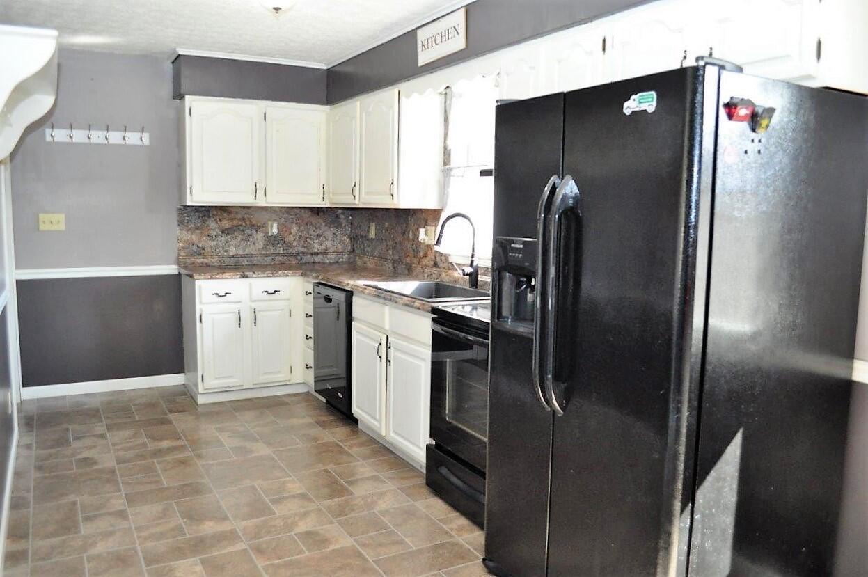 940 County Line Road Northeast Bremen, OH 43107 - Photo 10 of 53 Kitchen-940 County Line Road NE Bremen OH 43107