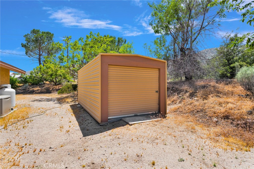 5500 Oil Well Road Phelan, CA 92371 - Photo 38 of 65