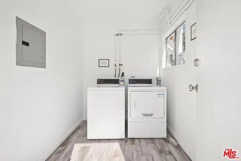 $1,499,000 | 619 North Hollywood Way, Burbank, CA 91505