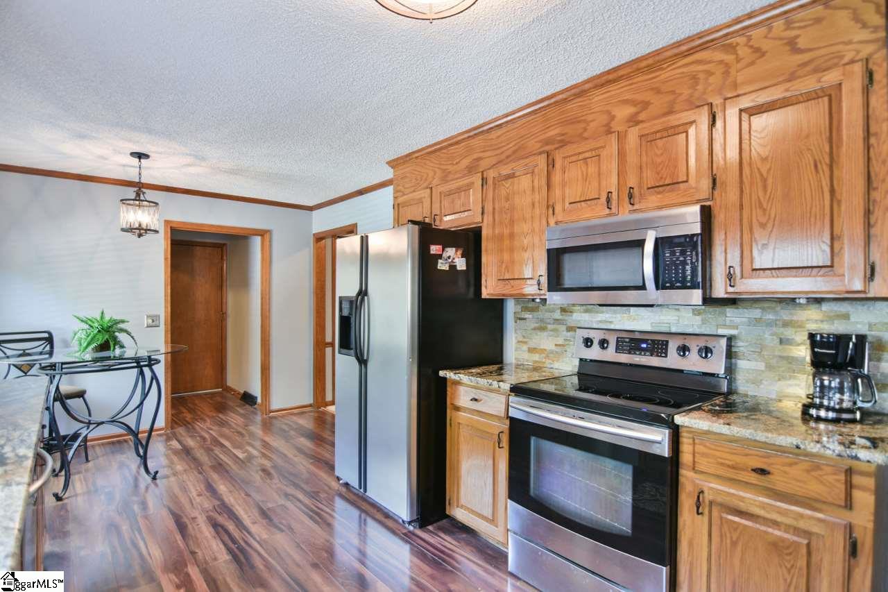 308 Quail Run Circle Fountain Inn, SC 29644 - Photo 10 of 33 Gallery Image 10
