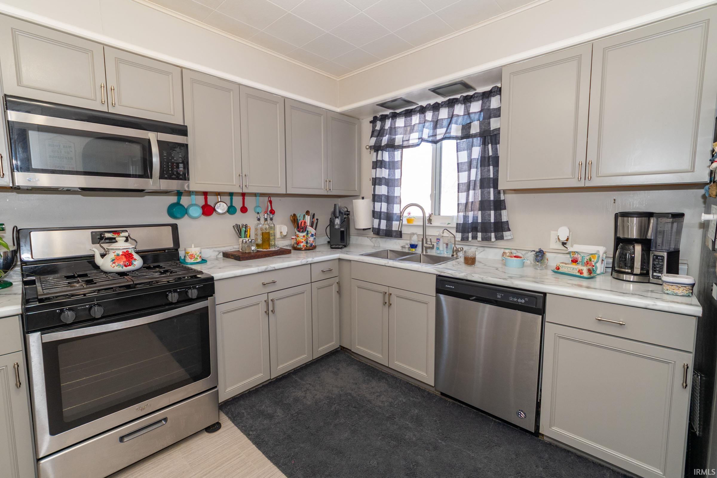 1804 East Calvert Street South Bend, IN 46613 - Photo 7 of 31