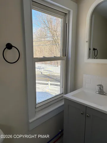 $2,400 | 838 Hallet Road, East Stroudsburg, PA 18301