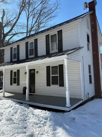 $2,400 | 838 Hallet Road, East Stroudsburg, PA 18301