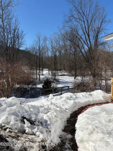 $2,400 | 838 Hallet Road, East Stroudsburg, PA 18301