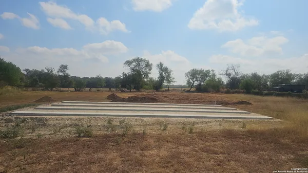 $220,000 | 18000 Wisdom Road, Lytle, TX 78052