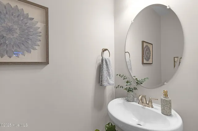 $367,400 | 240 Cline Way, Unit 125 1809 LIVE OAK, Beaufort, NC 28516