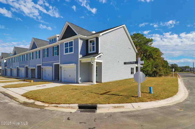 $367,400 | 240 Cline Way, Unit 125 1809 LIVE OAK, Beaufort, NC 28516