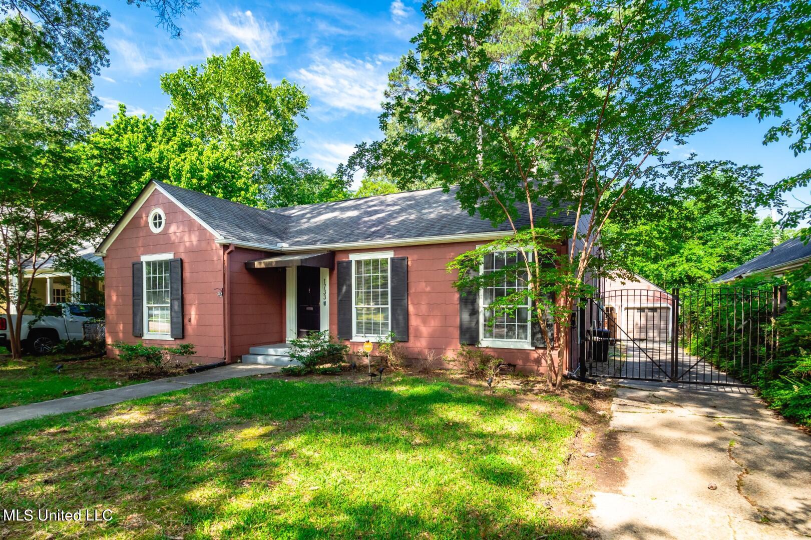 1733 Devine Street Jackson, MS 39202 - Photo 4 of 29 P5160004