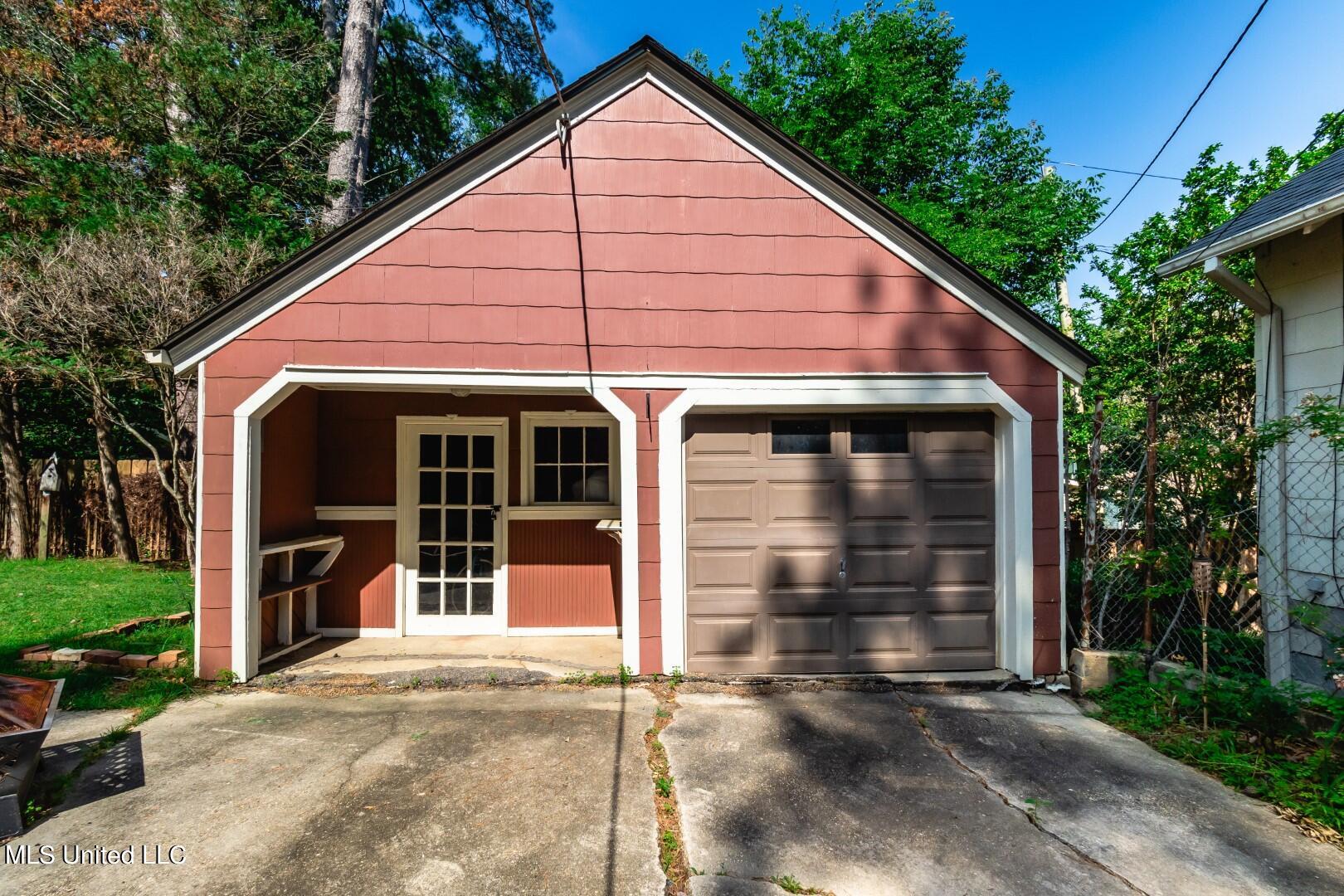1733 Devine Street Jackson, MS 39202 - Photo 6 of 29 P5160006