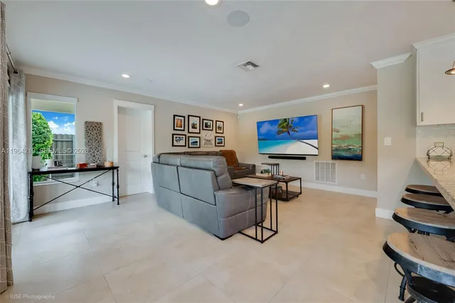 $1,200,600 | 11983 Southwest 99th Street, Miami, FL 33186