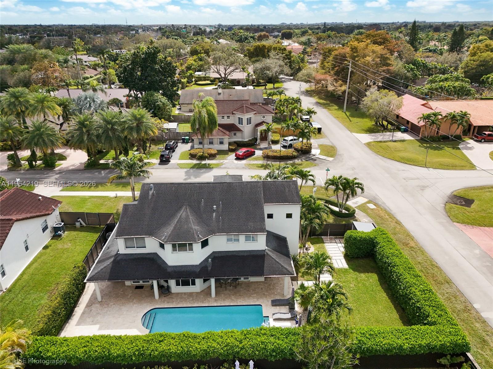 11983 Southwest 99th Street Miami, FL 33186 - Photo 32 of 39