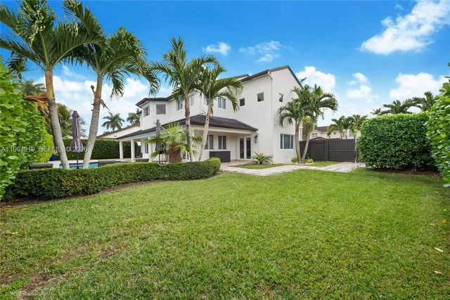 $1,200,600 | 11983 Southwest 99th Street, Miami, FL 33186