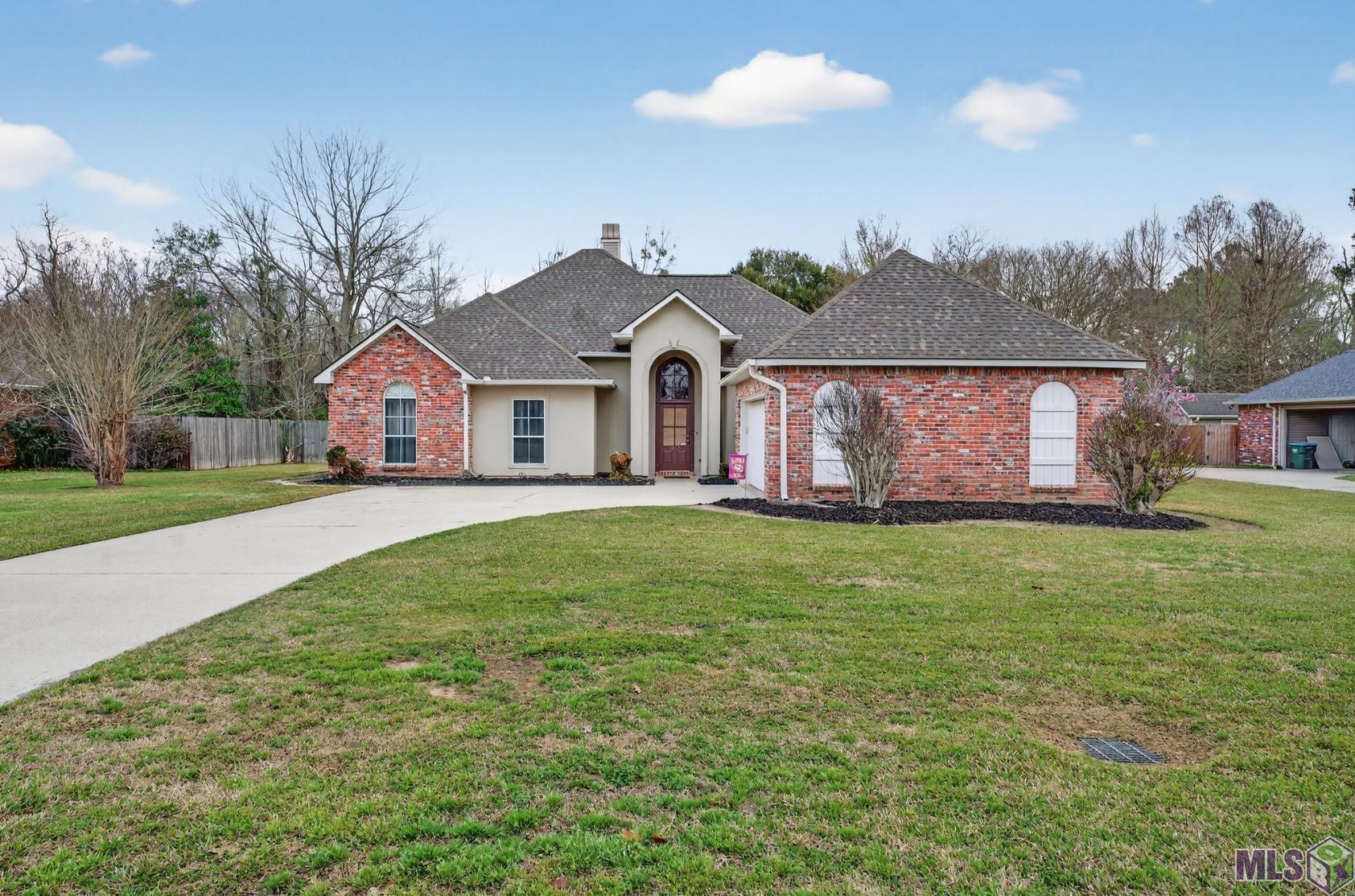 8589 R Dawes Drive Denham Springs, LA 70706 - Photo 3 of 32