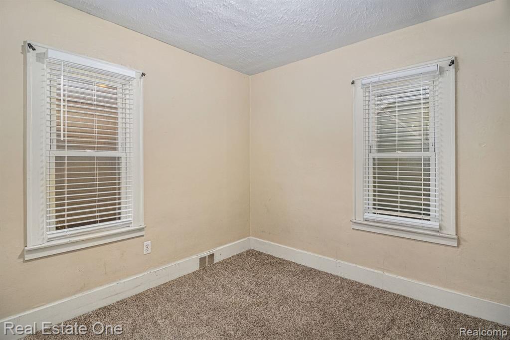 18666 Reed Street Melvindale, MI 48122 - Photo 9 of 27