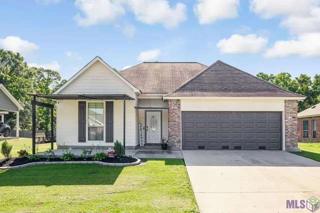 $235,000 | 27160 Woods Edge Lane, Walker, LA 70785